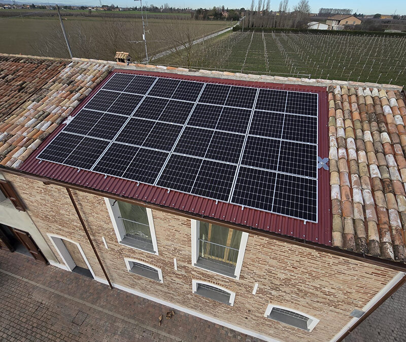 Gli impianti fotovoltaici e i benefici, non solo ambientali, che possono garantire